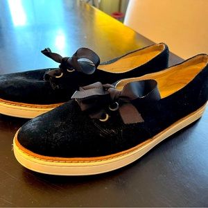 Black suede Ugg flats